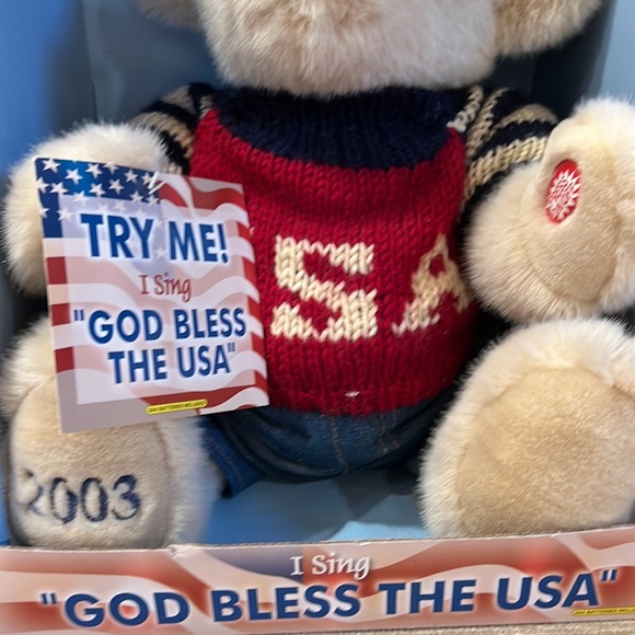 “God Bless the USA” singing teddy bear - Picture 5 of 12